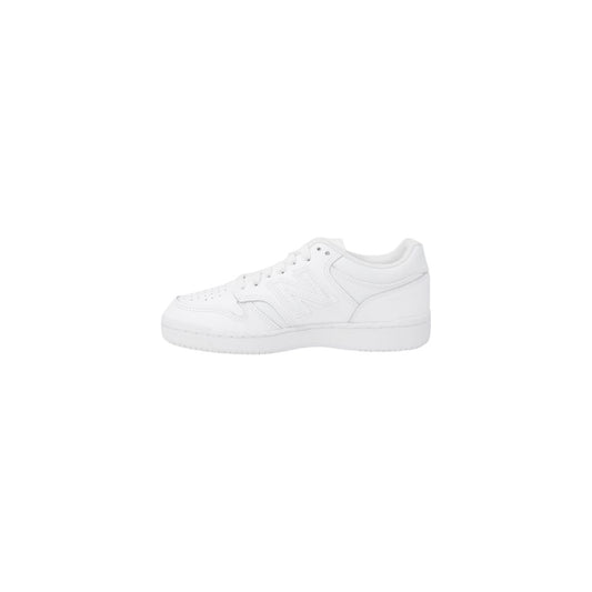 White sneaker with white laces