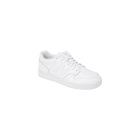 White sneaker with white laces
