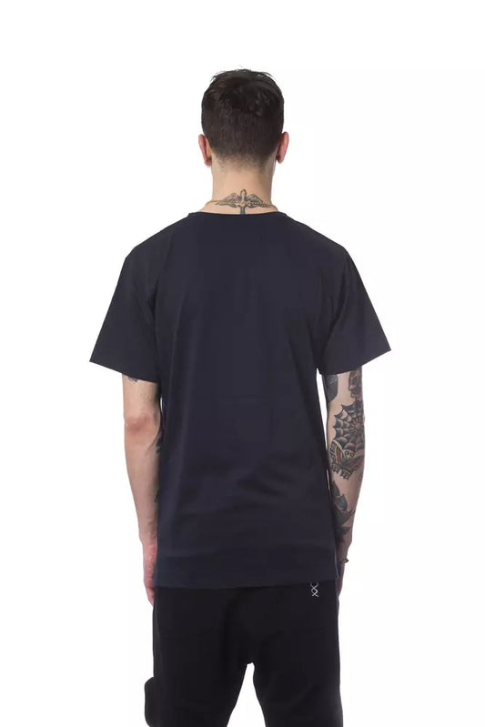Black t-shirt on a man's back