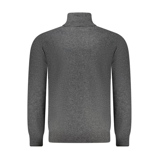 Grey sweater on a mannequin