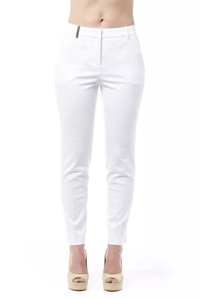 White skinny jeans on a model