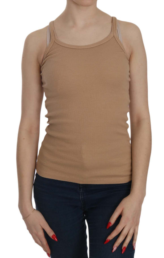 Woman wearing a brown tank top