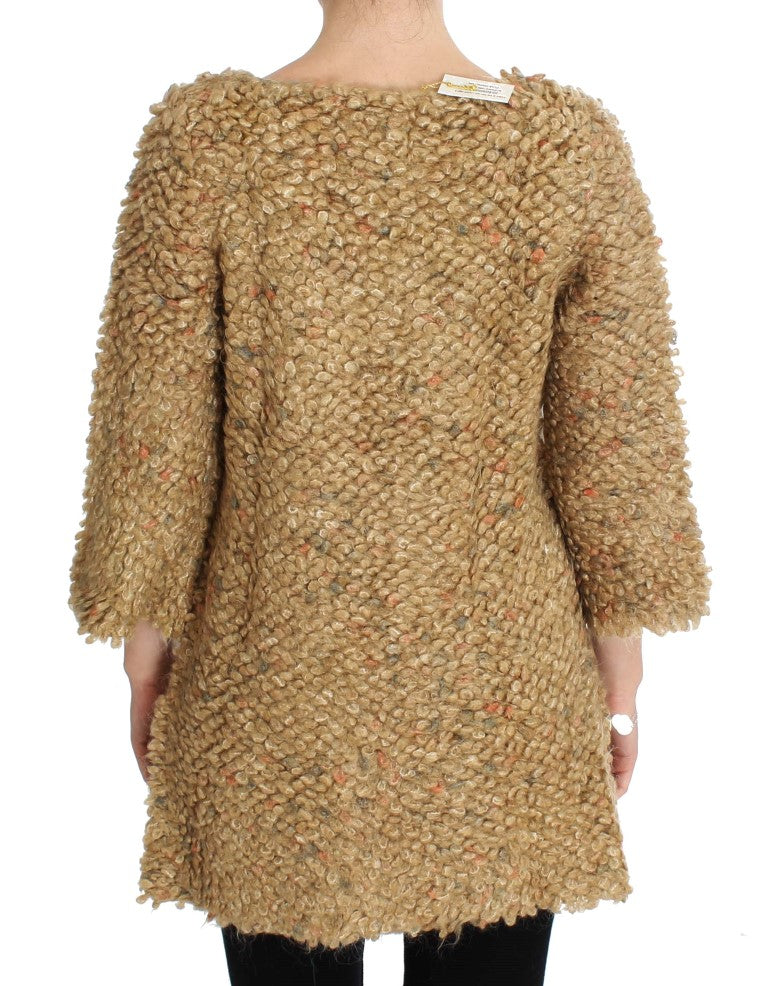 Brown woven coat with long sleeves