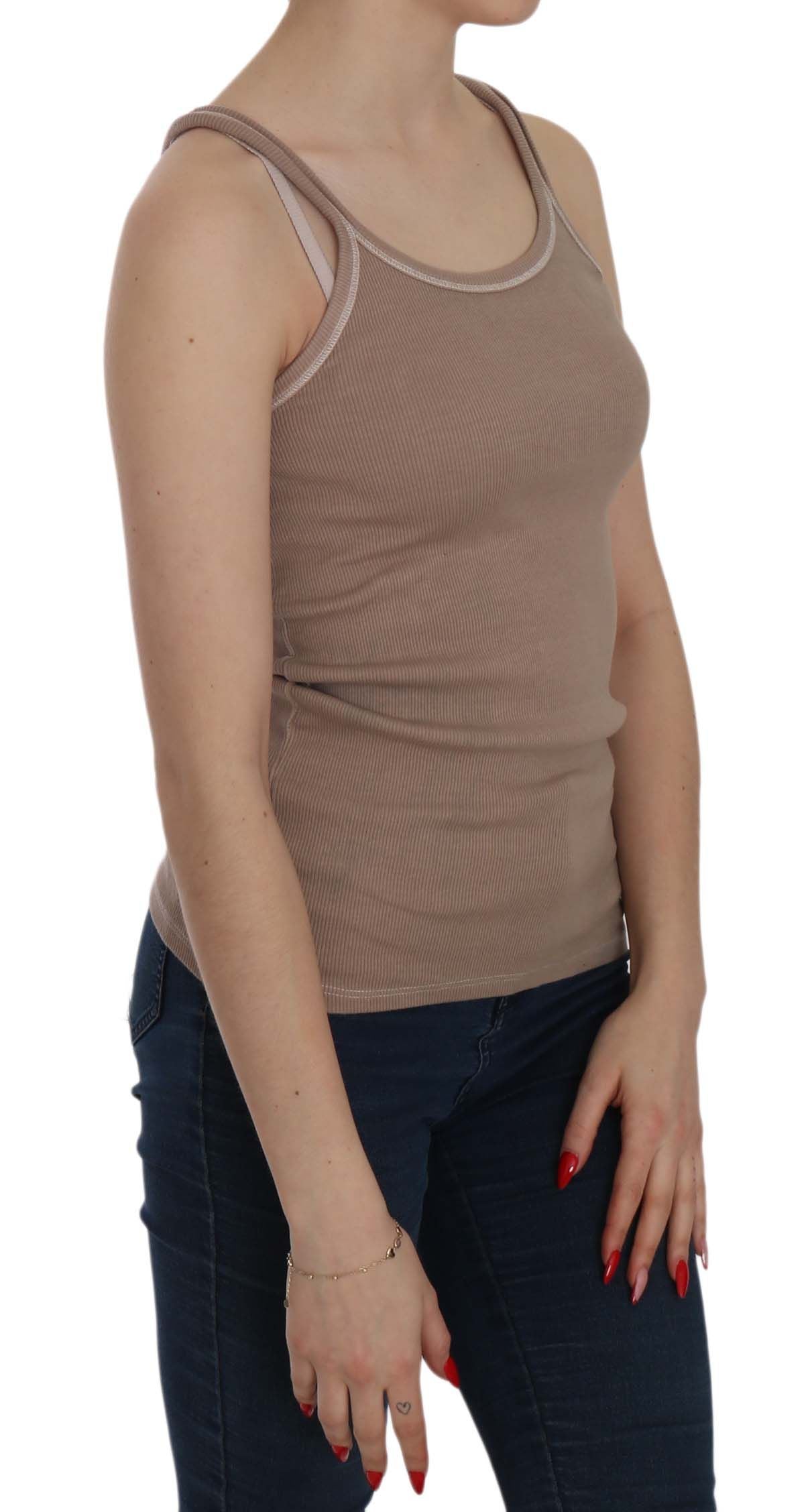 Woman wearing a brown tank top