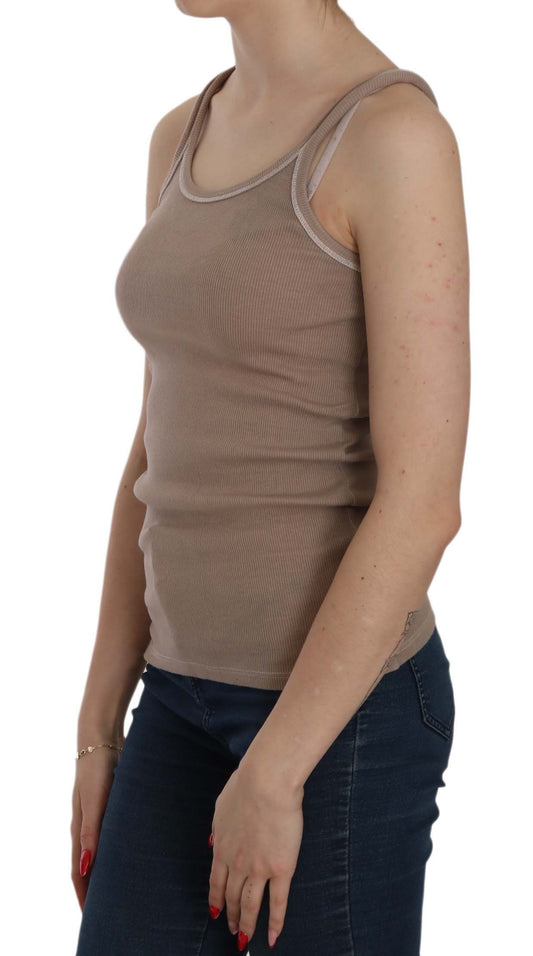 Woman wearing a brown tank top