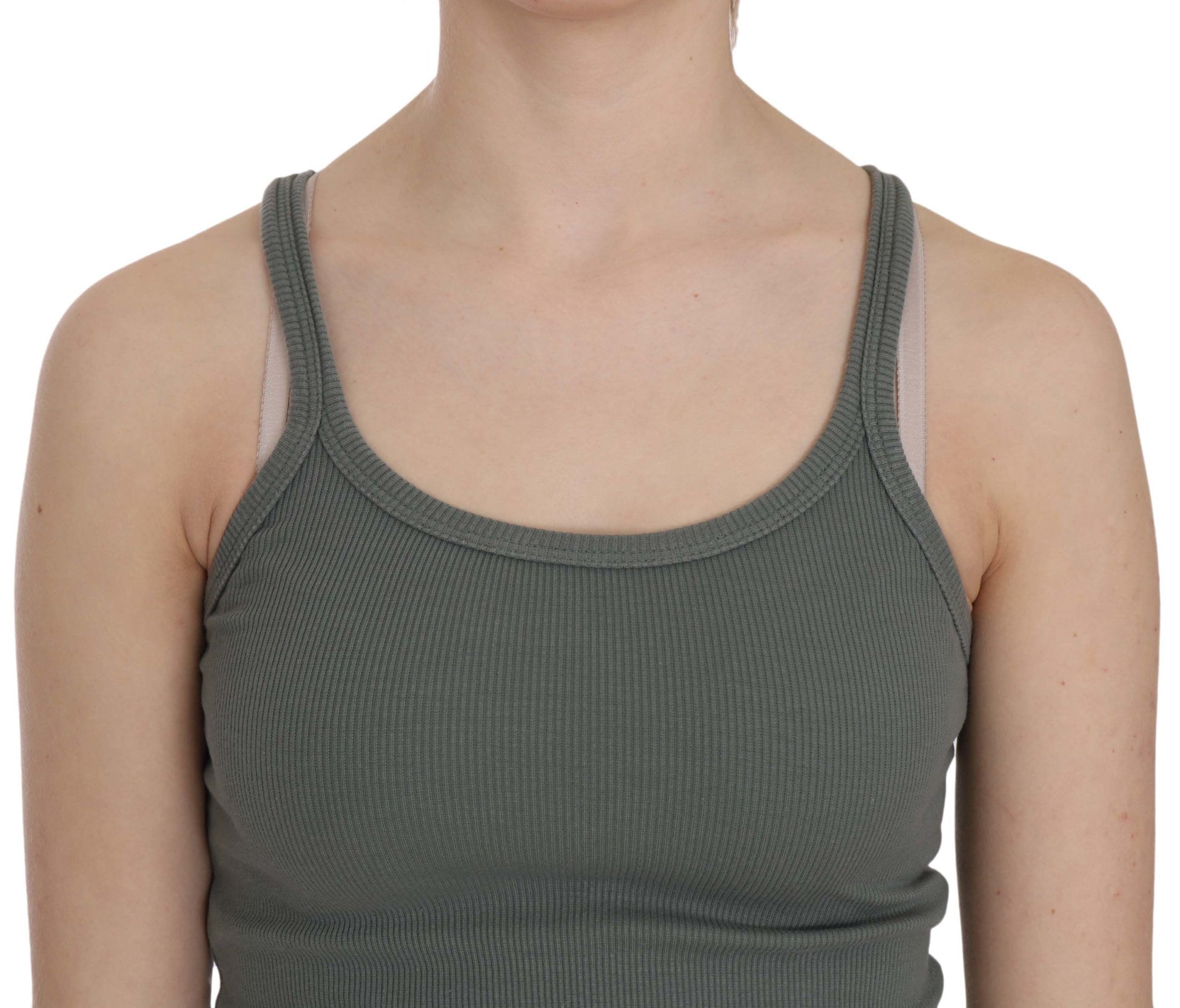 Woman wearing a gray tank top
