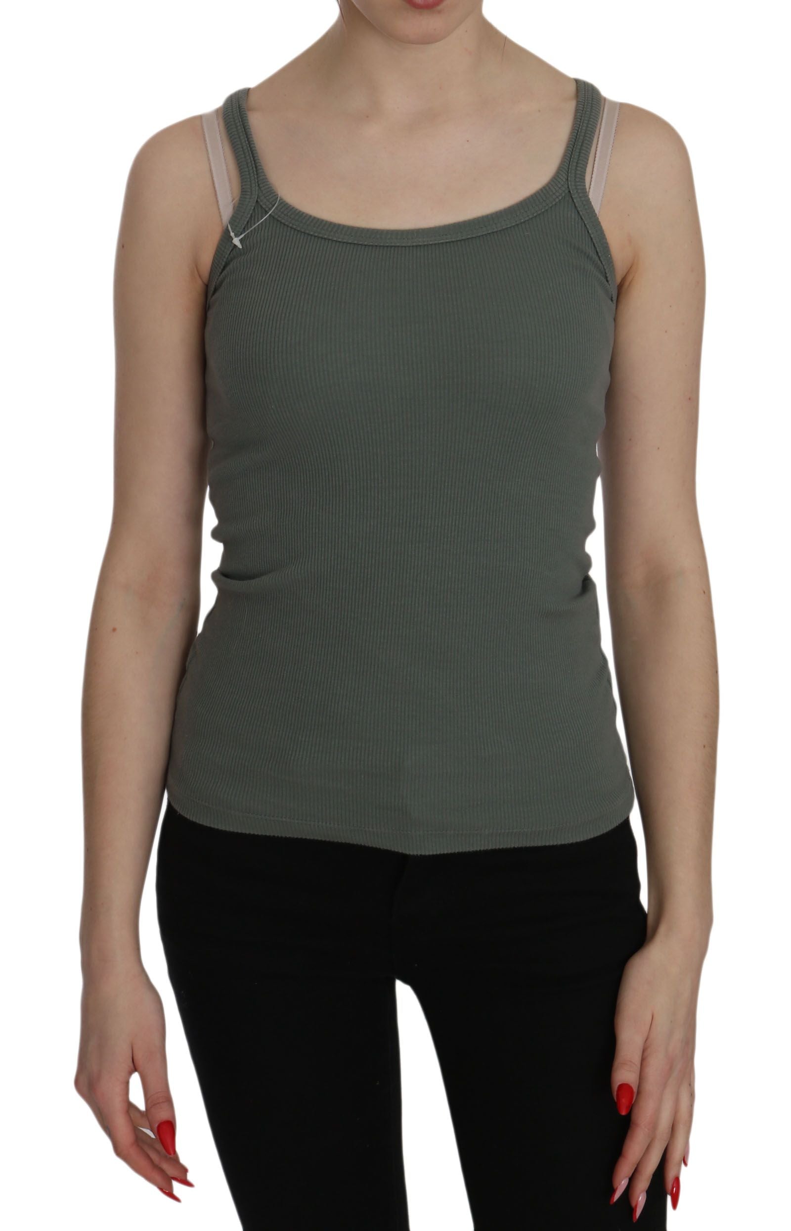 Woman wearing a gray tank top