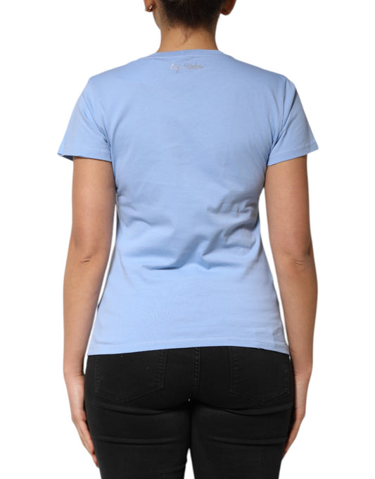 Woman wearing blue t-shirt
