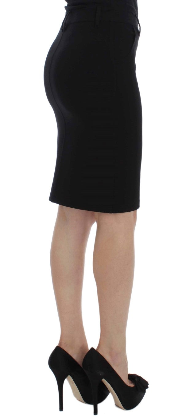 Black skirt and black heels on a model