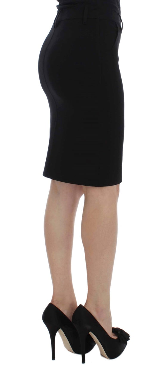 Black skirt and black heels on a model