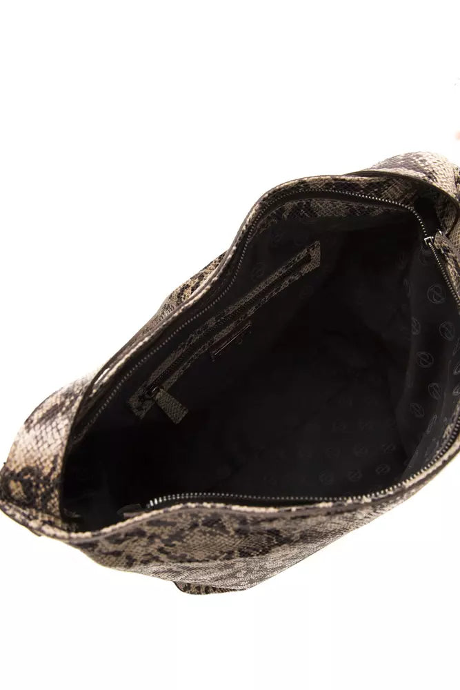 Zippered pocket on a bag