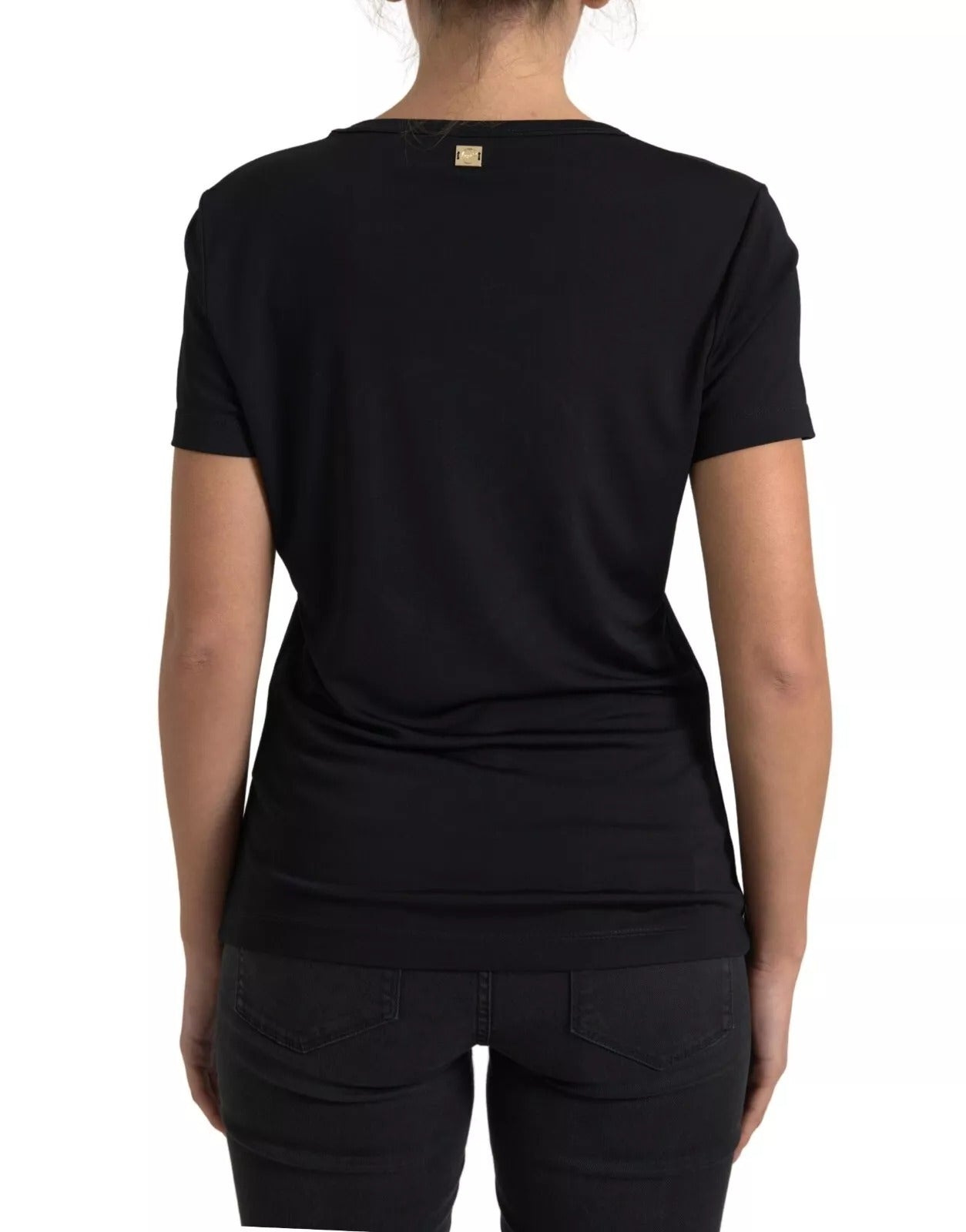 Black t-shirt on a mannequin torso