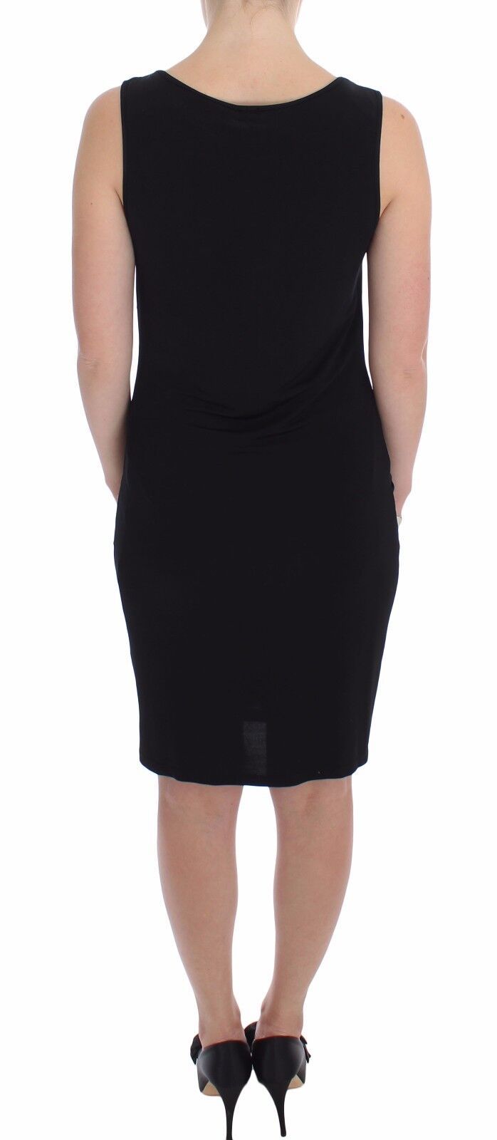 A black bodycon dress with a wiggle pencil skirt