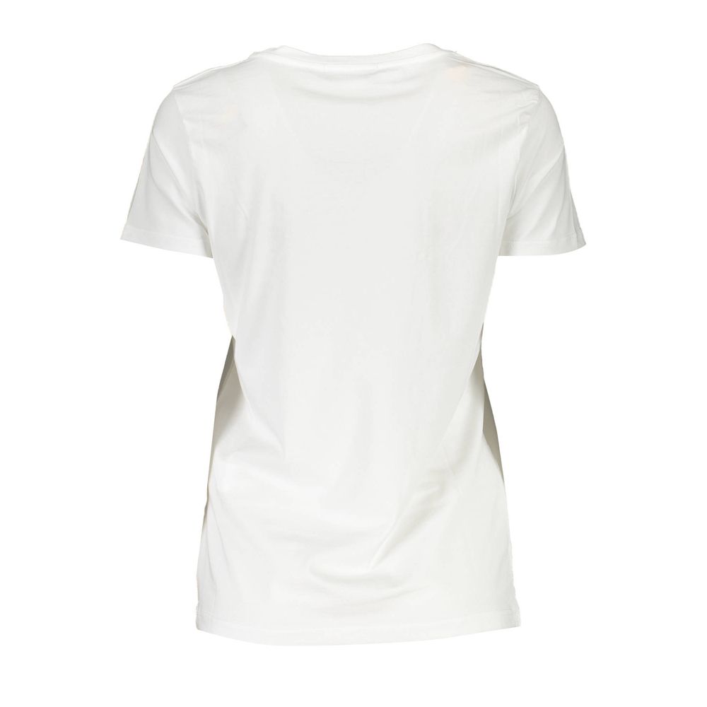 White t-shirt on a mannequin