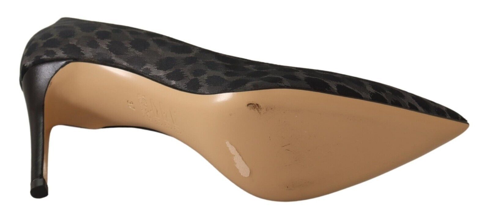 High heel shoe with black and tan design