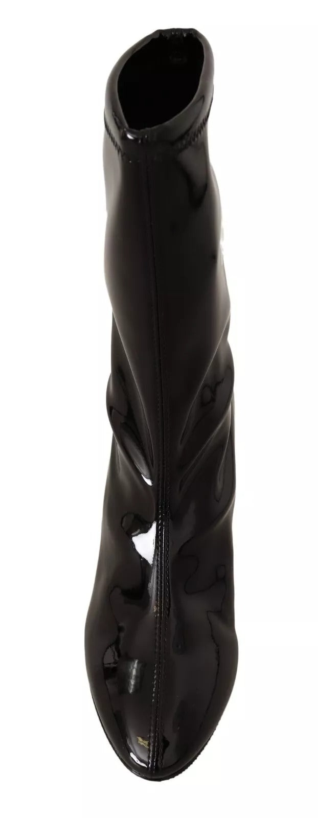 Black rain boot with a curved heel