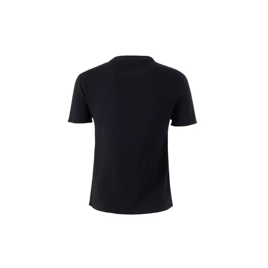 Black short sleeve shirt on a mannequin