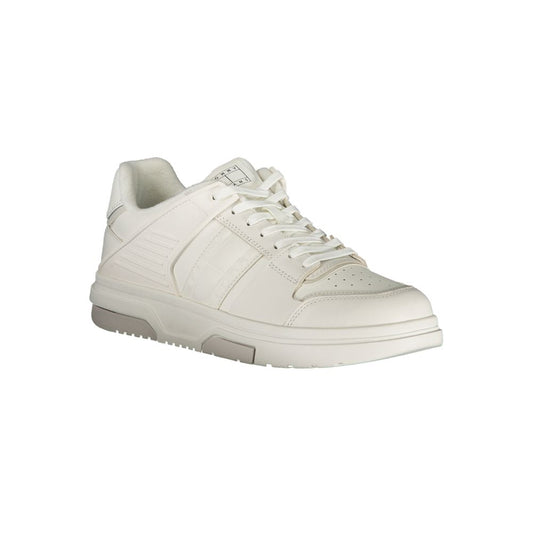 White sneaker with white laces and a white sole