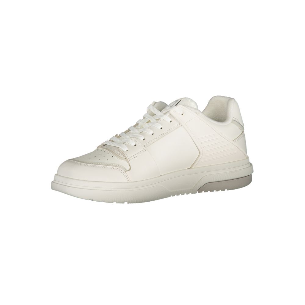 White sneaker with white laces and a white sole