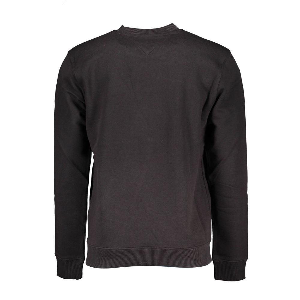 Black long sleeve sweatshirt with crew neckline