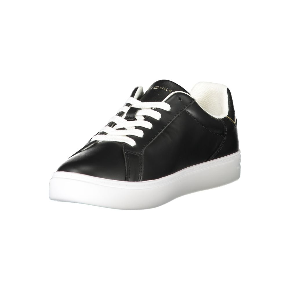 Black and white sneaker with laces