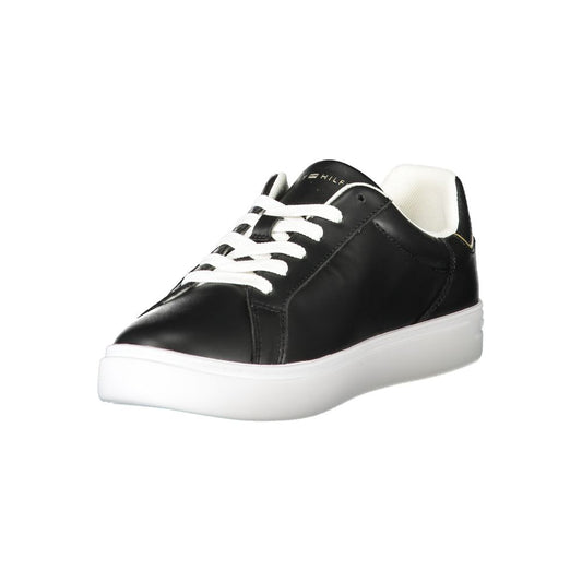 Black and white sneaker with laces