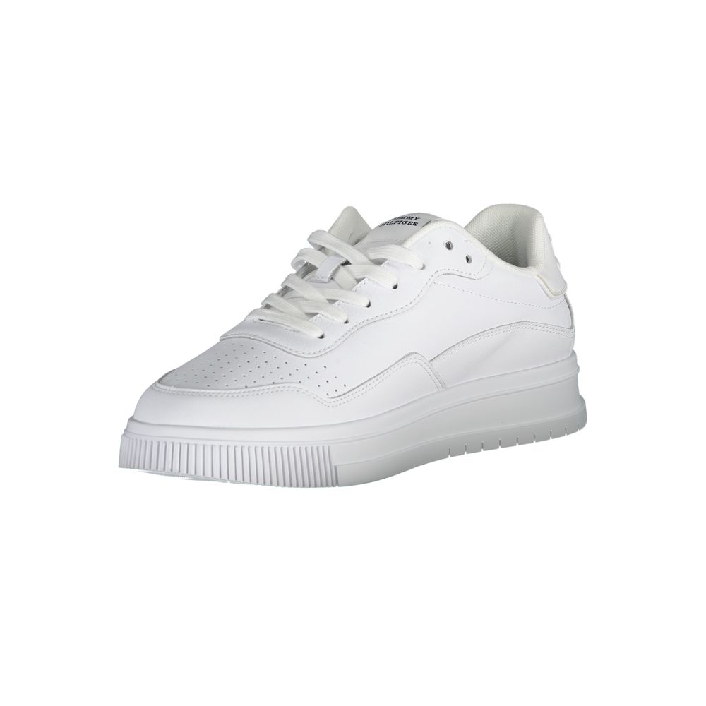 A white leather men's sneaker with a low top, lace-up closure and a flat sole