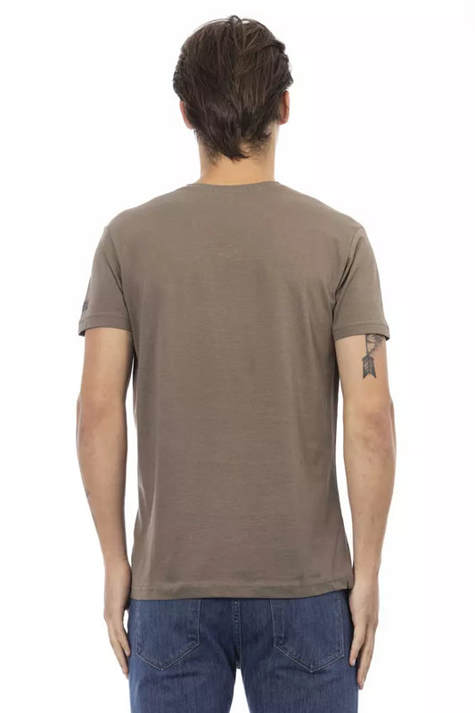 Man wearing a brown t-shirt