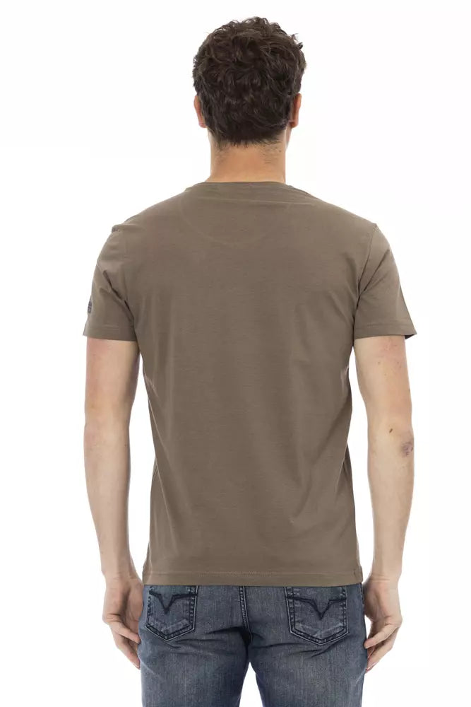 Man wearing a brown t-shirt