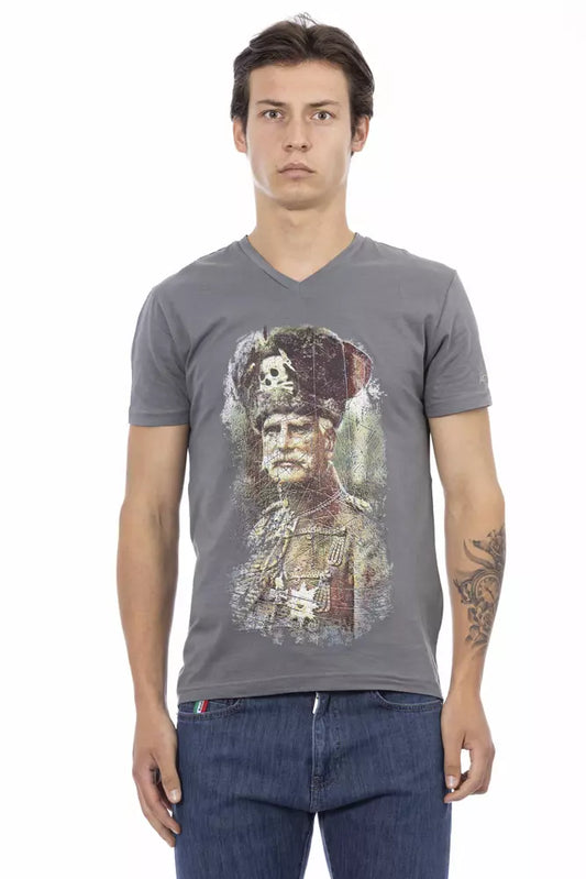 Man wearing gray t-shirt with graphic print
