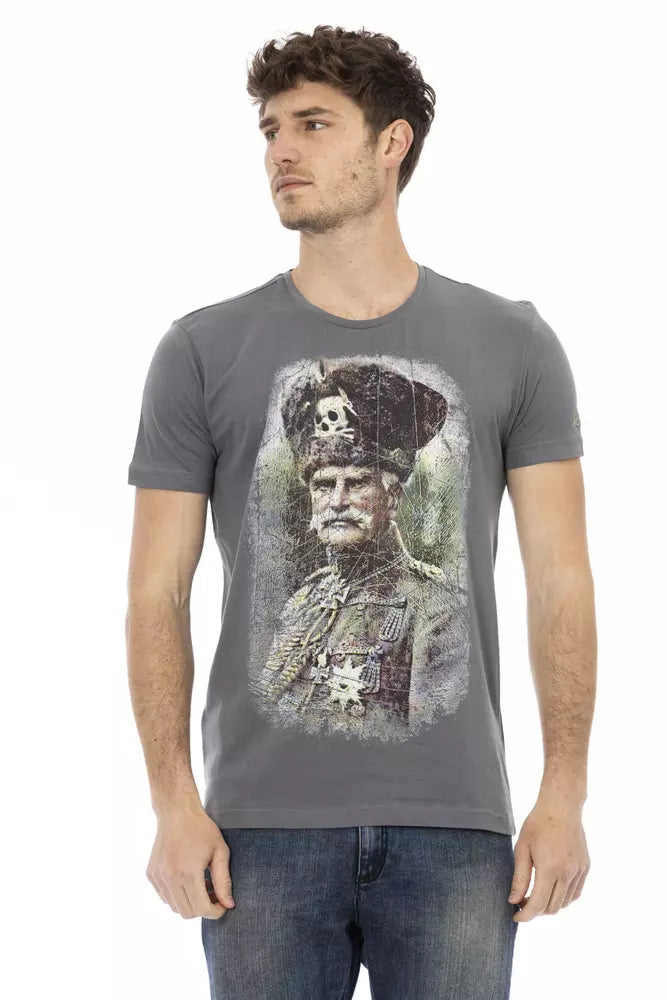 Man wearing gray t-shirt with graphic of man in military uniform