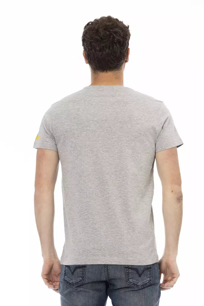 Man wearing gray t-shirt