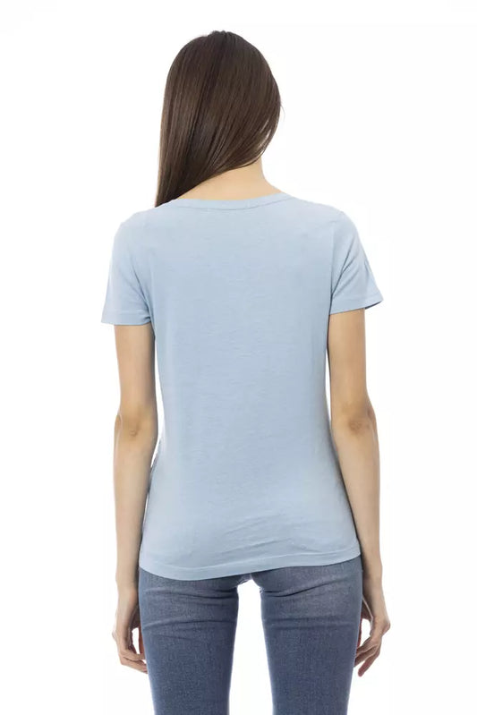 Woman wearing light blue t-shirt