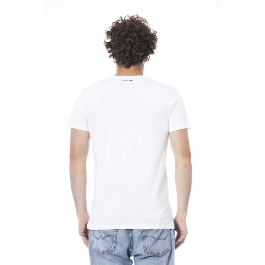 Man wearing white t-shirt and blue jeans