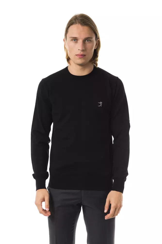Black long sleeve sweatshirt on a mannequin