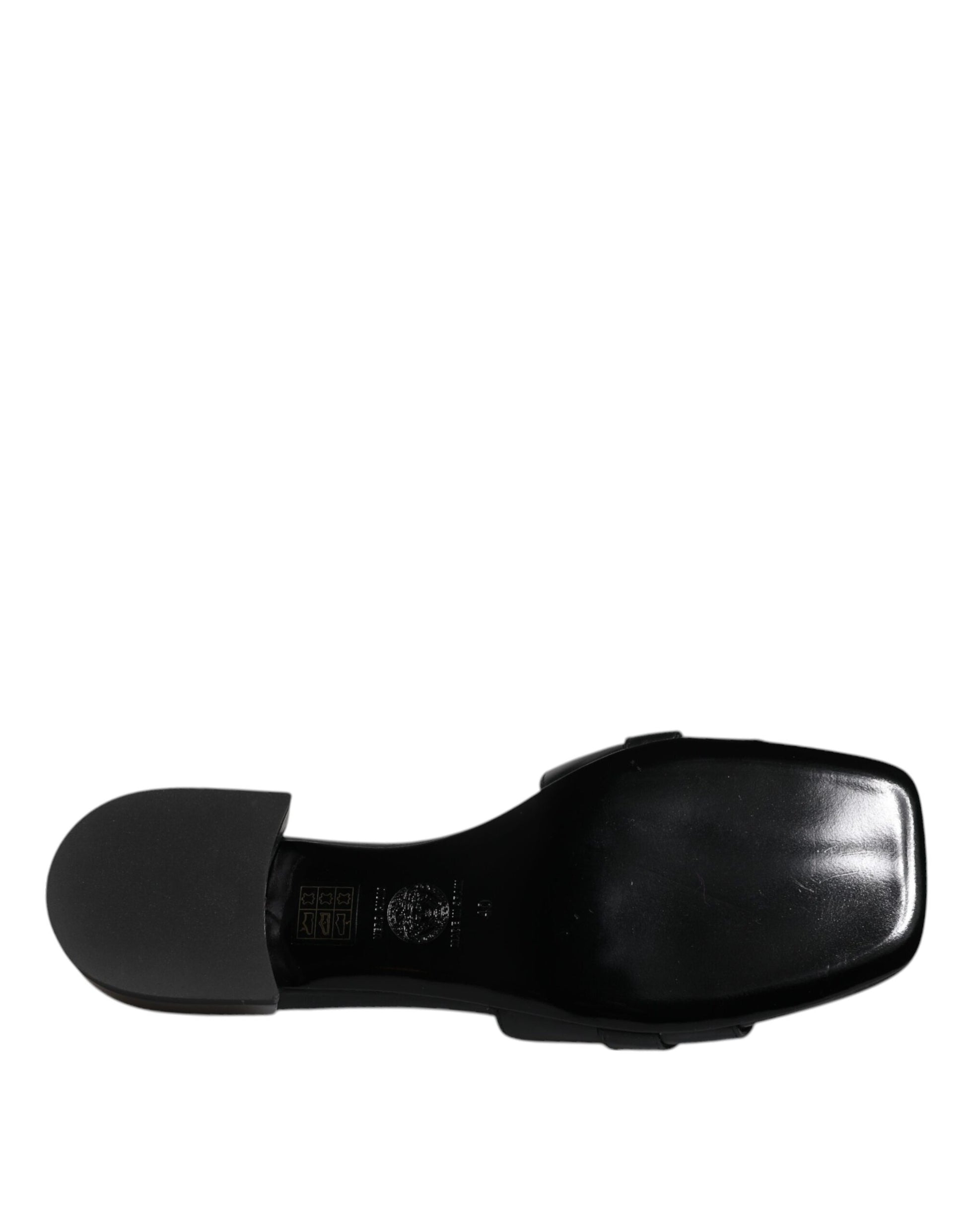 Black electronic device with a clip on top