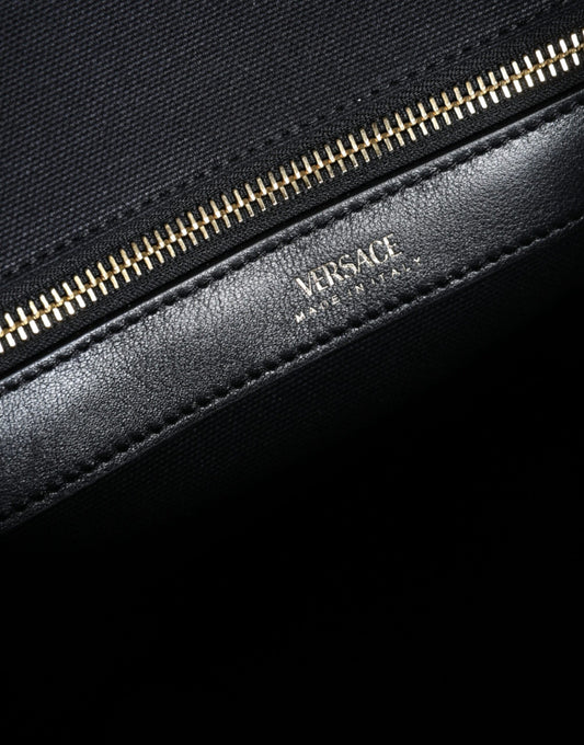 Zipper on black leather jacket