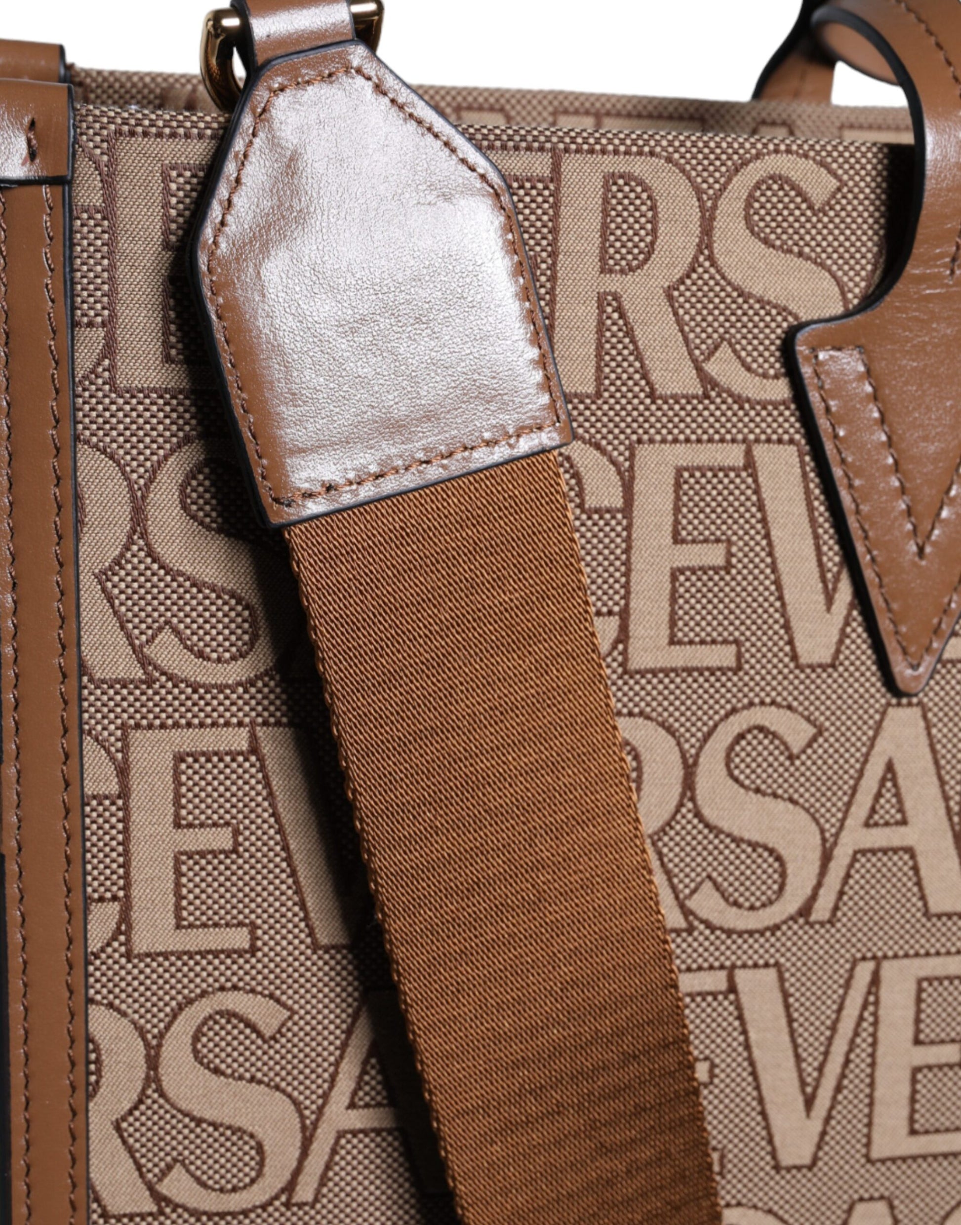 Brown leather crossbody bag with silver buckle