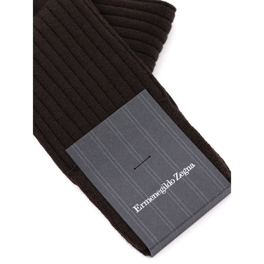 Brown ribbed knit sock with black label