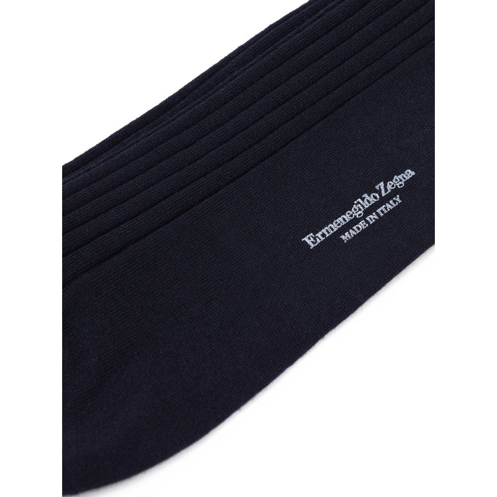 Black headband with white logo